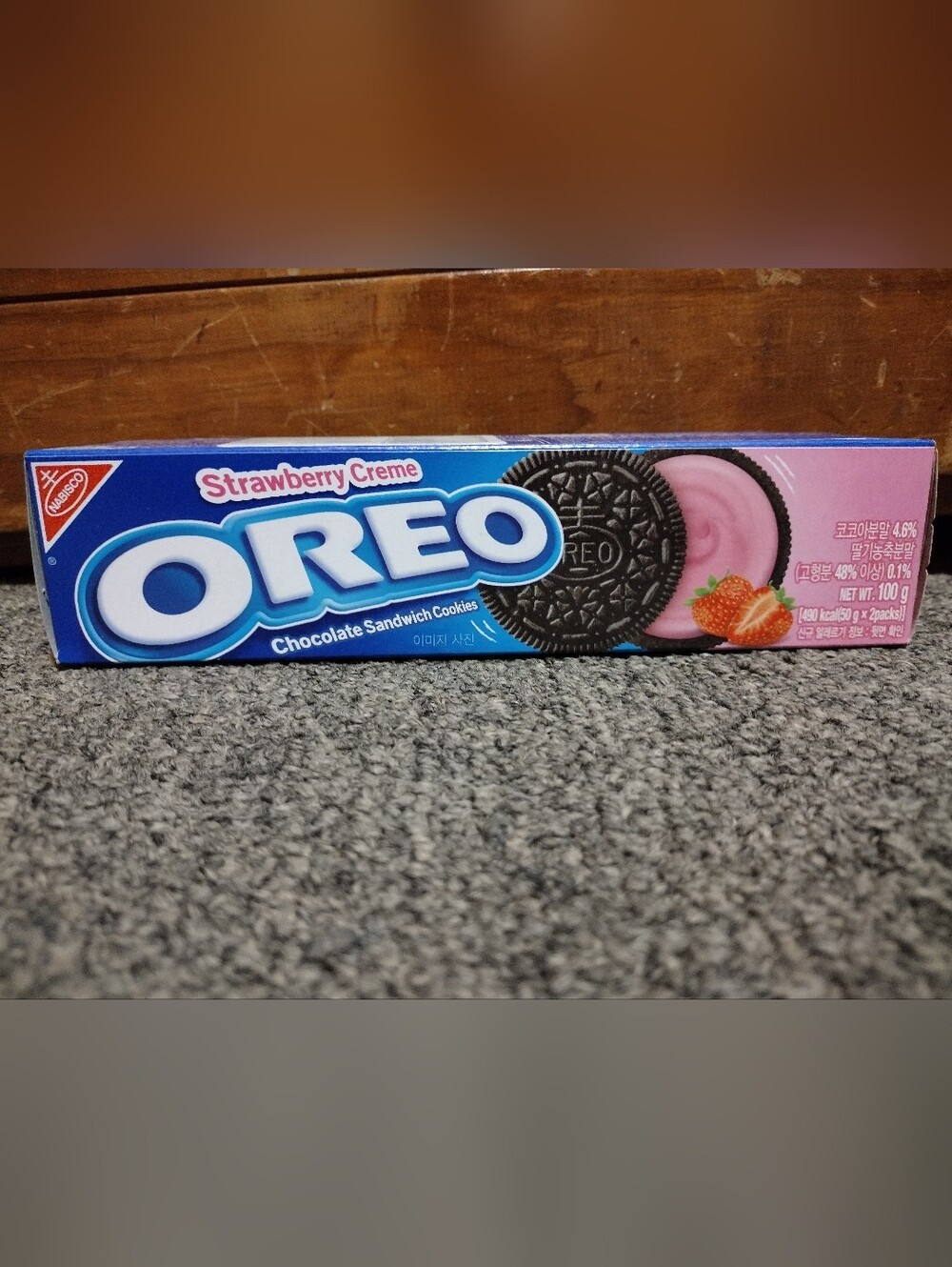 OREO Strawberry Creme Chocolate Sandwich Cookies - Pink